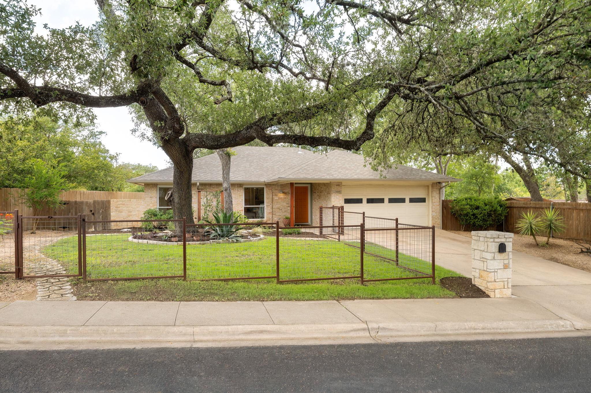 1406 Radam Cir Property Photo 4