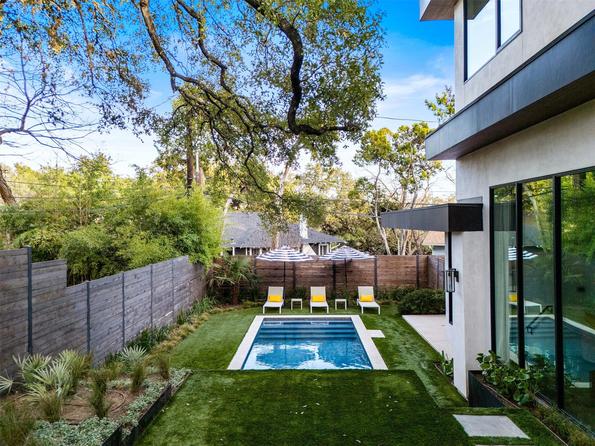 1411 Travis Heights Blvd Property Photo