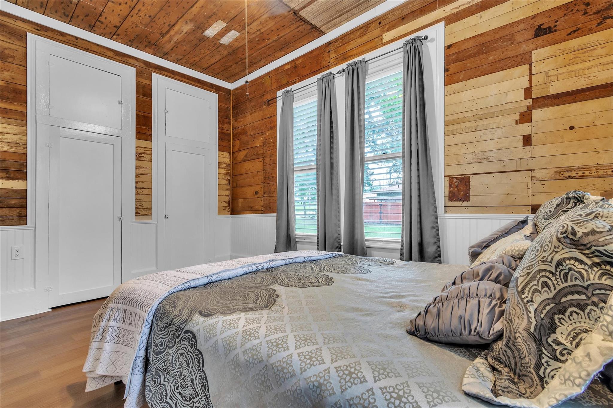 262 W Richmond St Property Photo 10