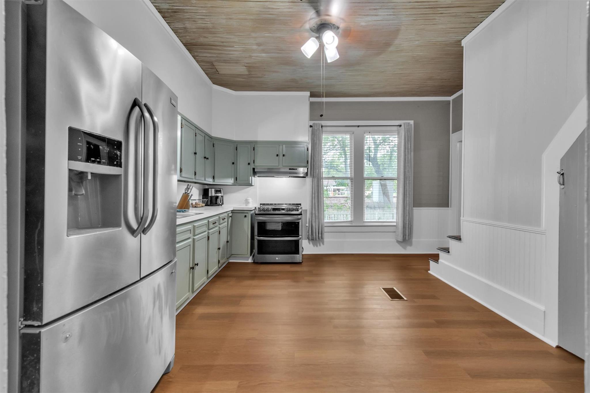 262 W Richmond St Property Photo 12