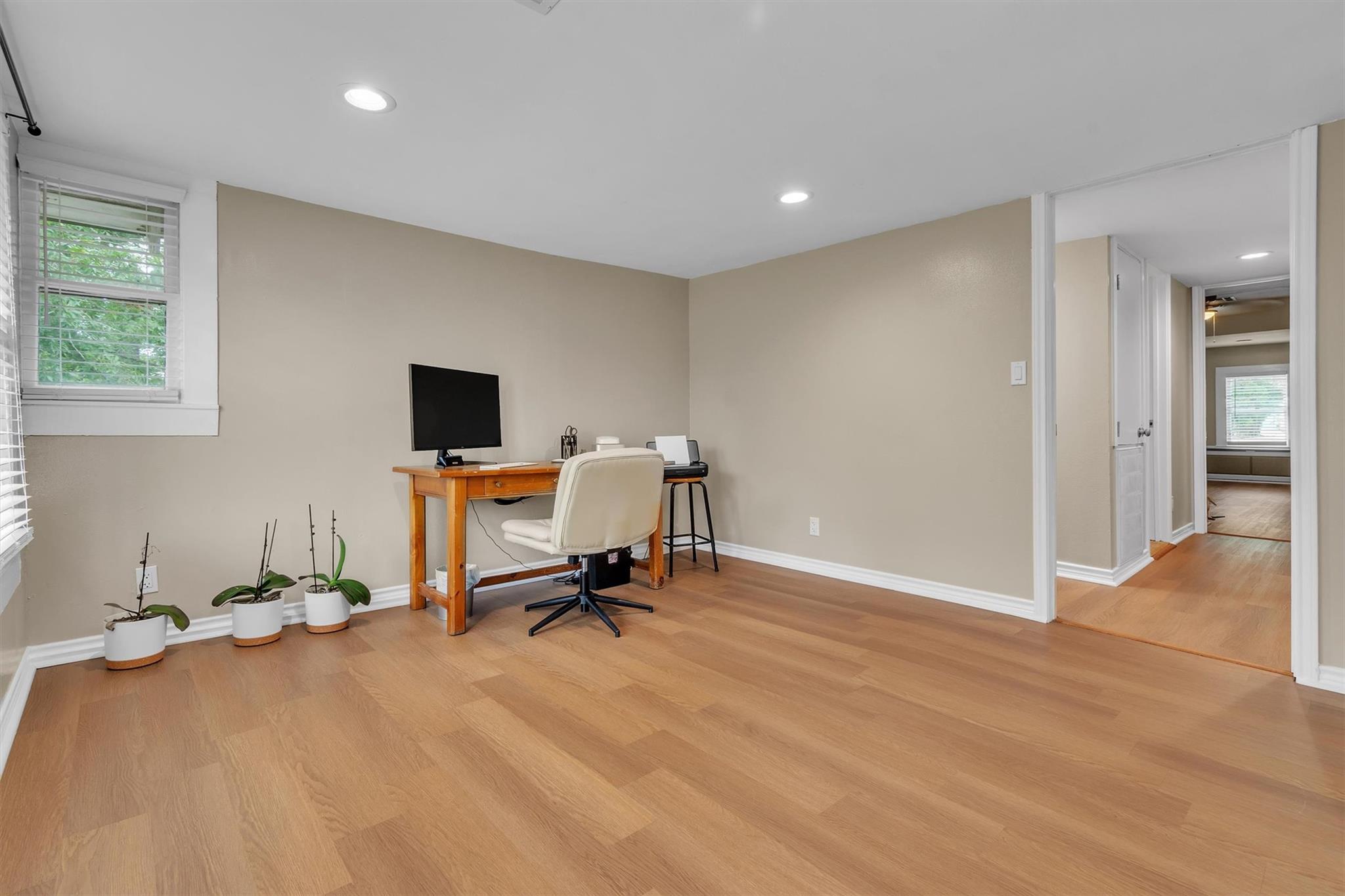 262 W Richmond St Property Photo 18