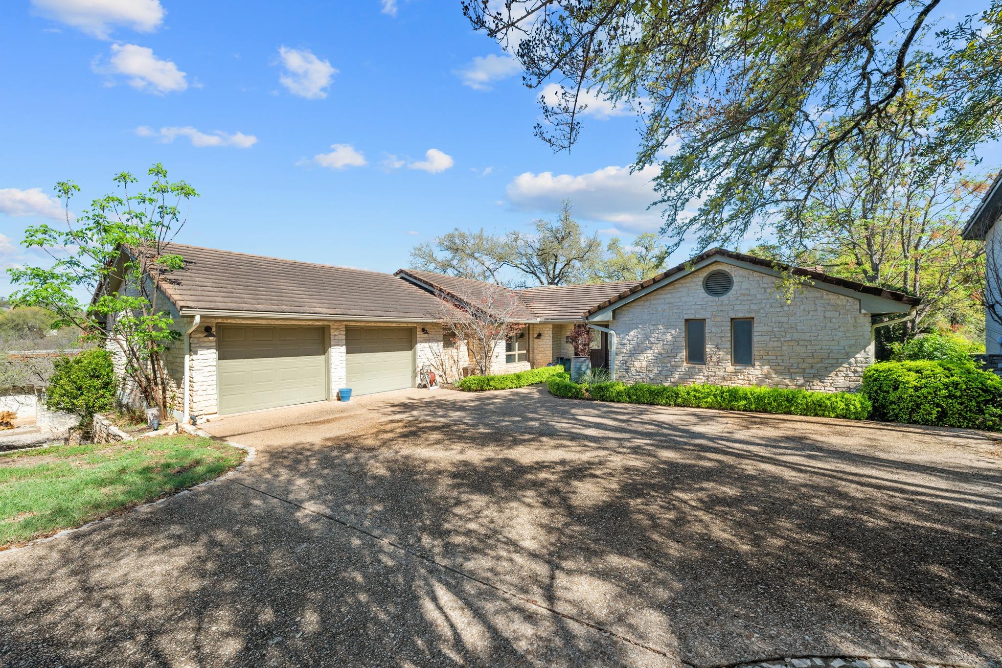 604 Rolling Green Dr Property Photo 4