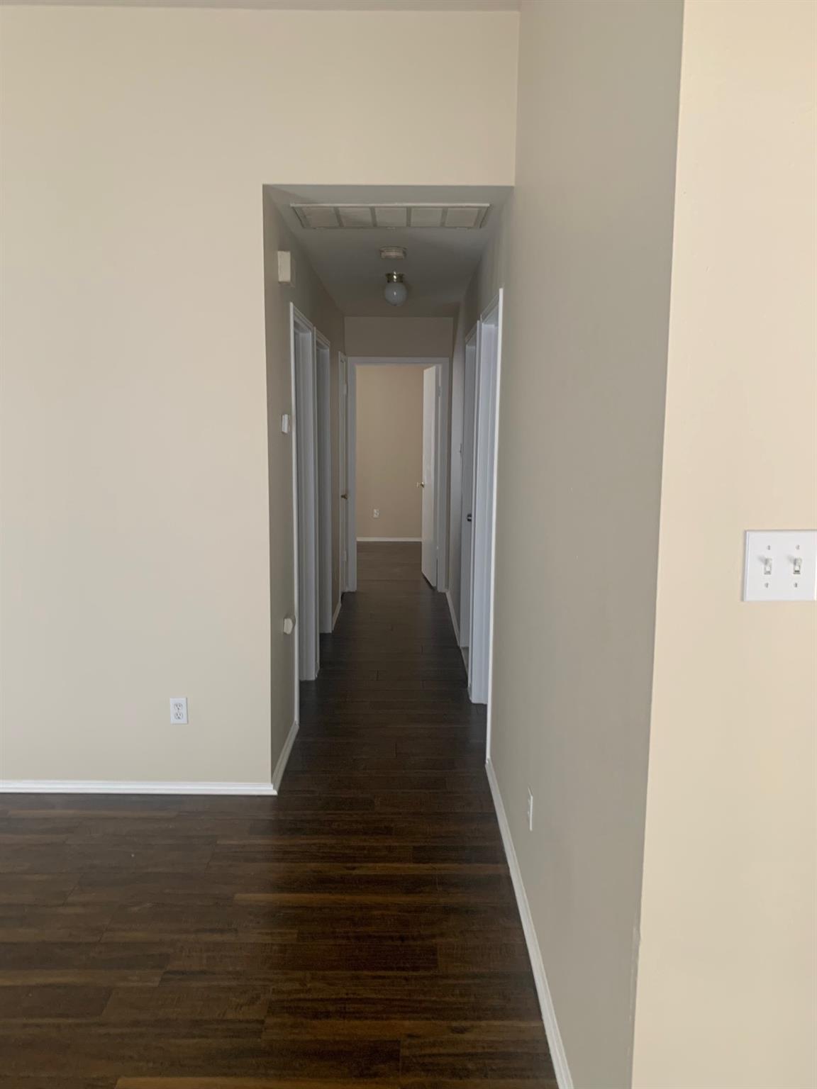 1507 Parkwood Dr Property Photo 3