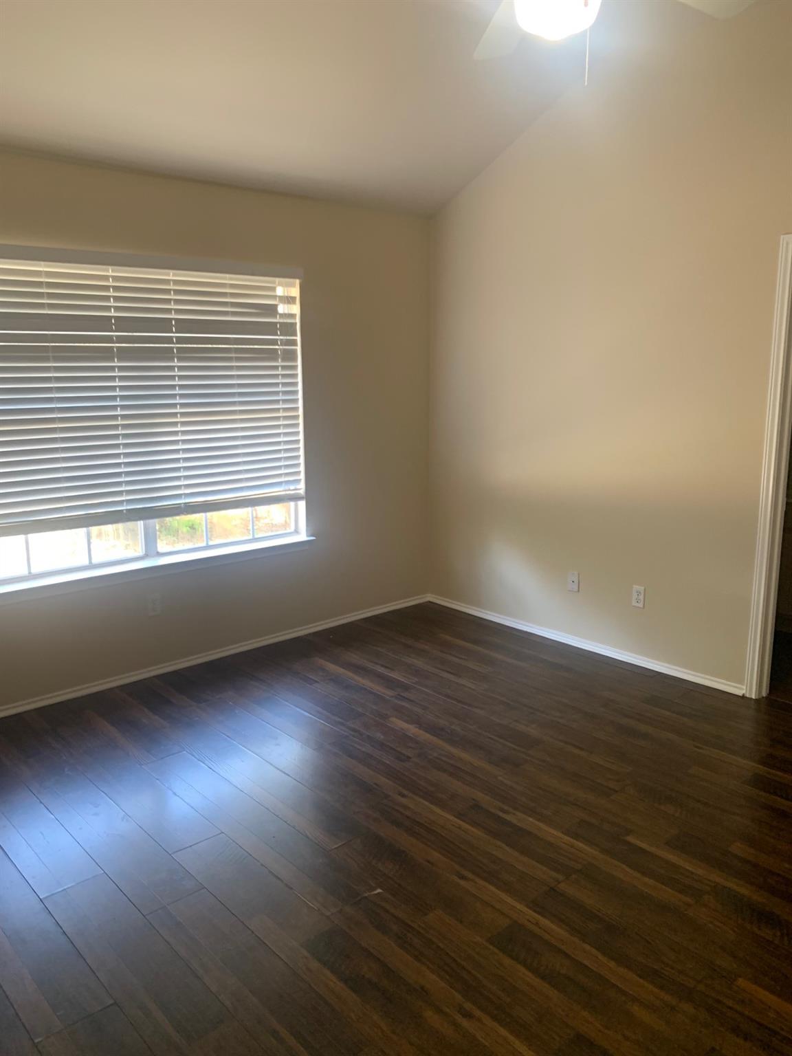 1507 Parkwood Dr Property Photo 6