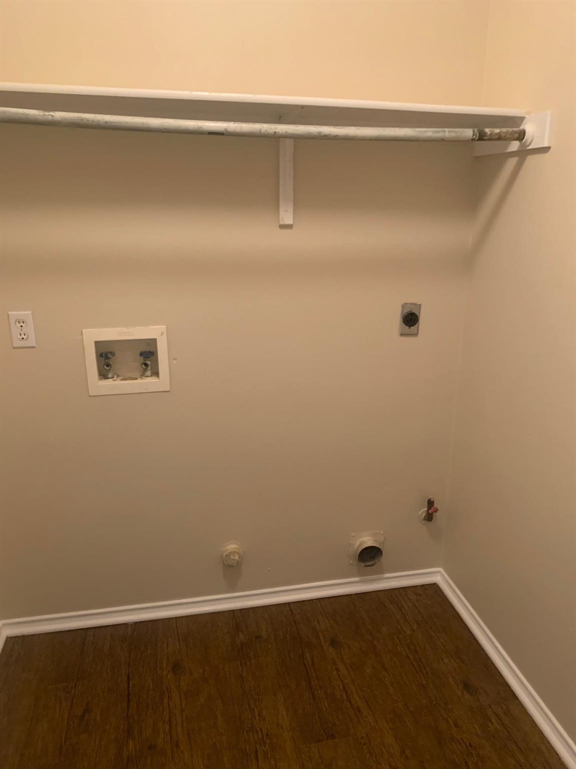 1507 Parkwood Dr Property Photo 10