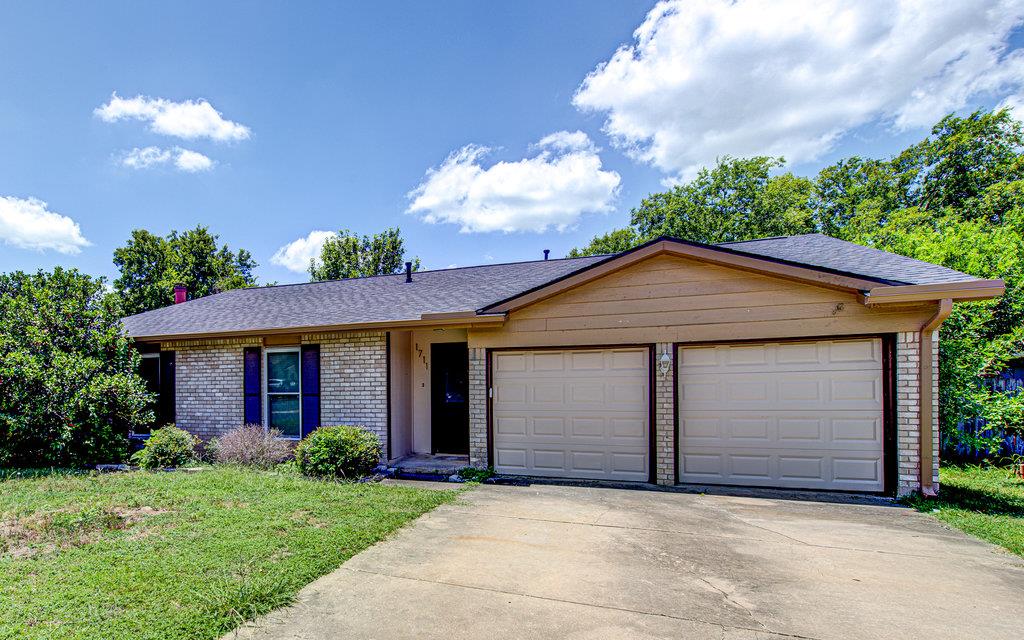 1711 Cricket Hollow Dr Property Photo 1