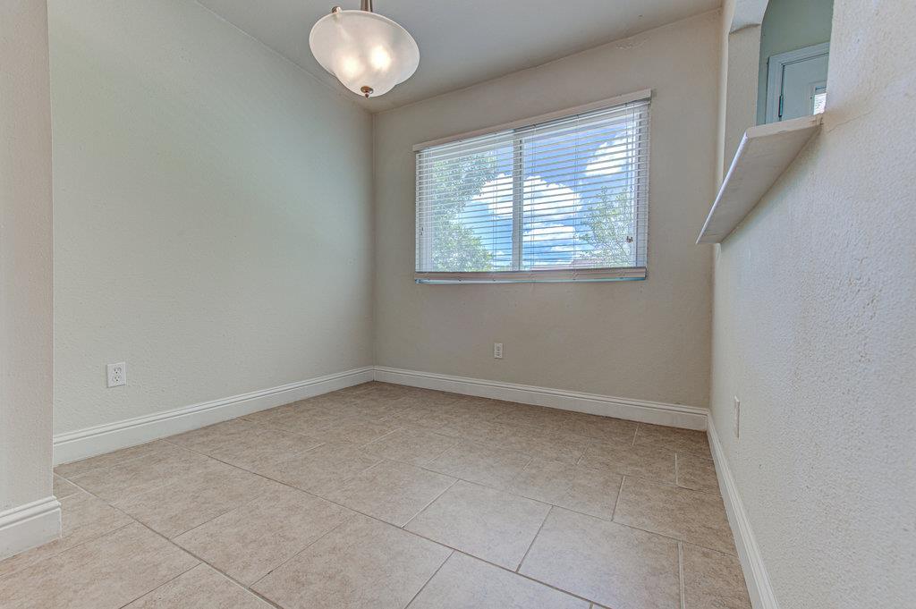 1711 Cricket Hollow Dr Property Photo 4