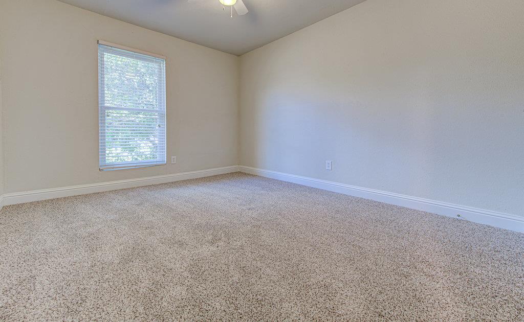 1711 Cricket Hollow Dr Property Photo 8