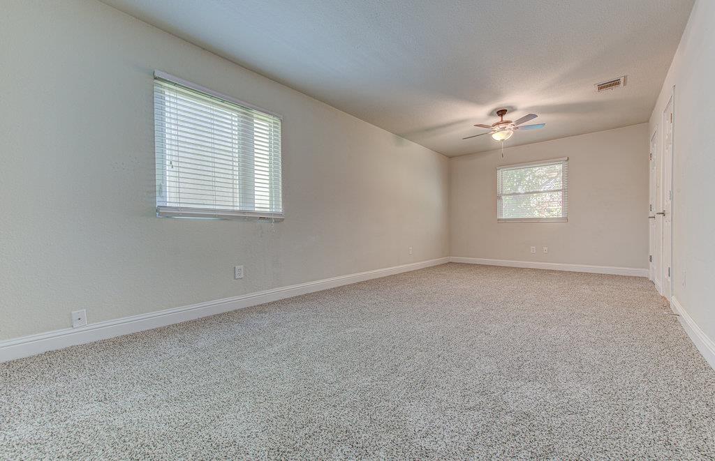 1711 Cricket Hollow Dr Property Photo 9