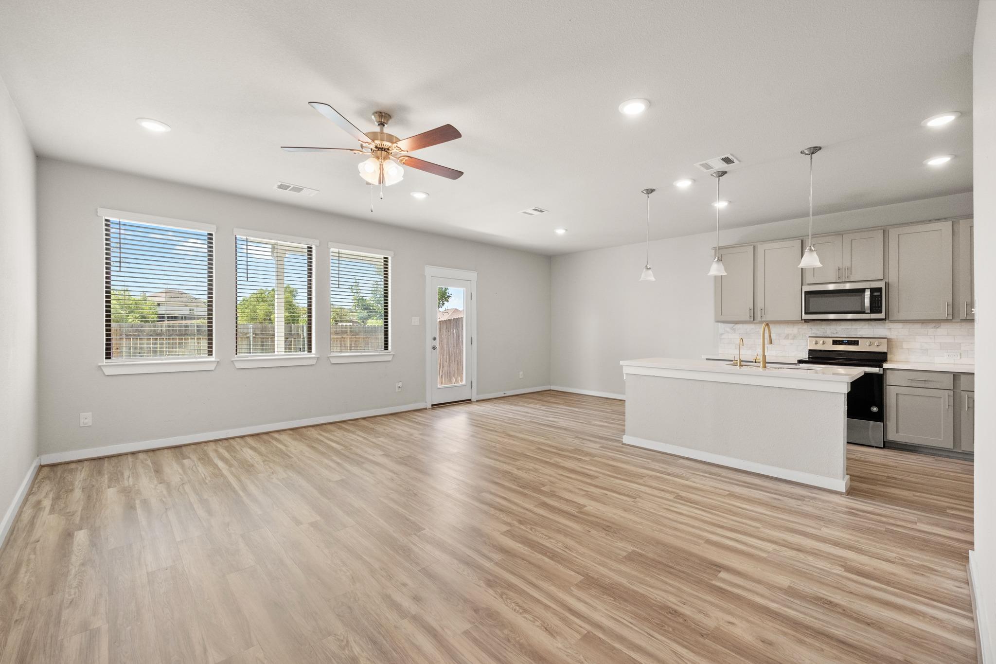 441 Fieldwood Dr #c Property Photo 4