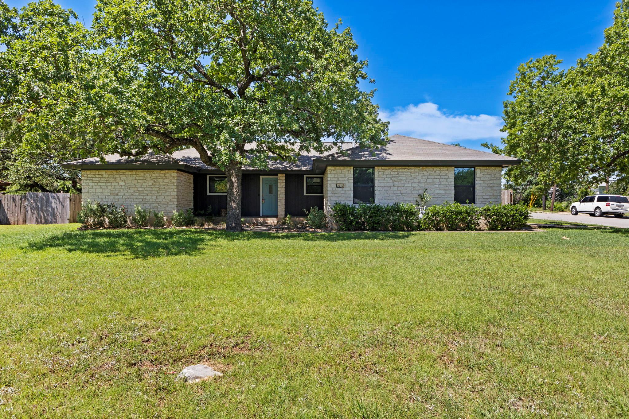 3312 Broken Spoke Trl Property Photo 1