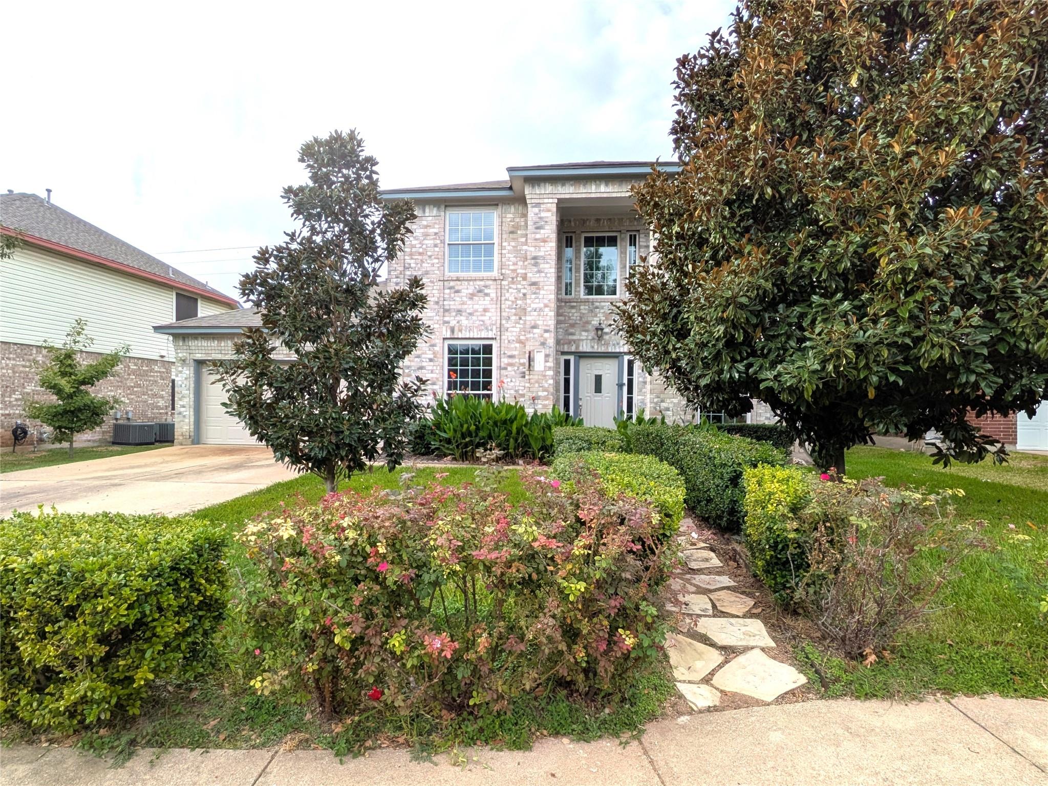 3912 Newland Dr Property Photo 1