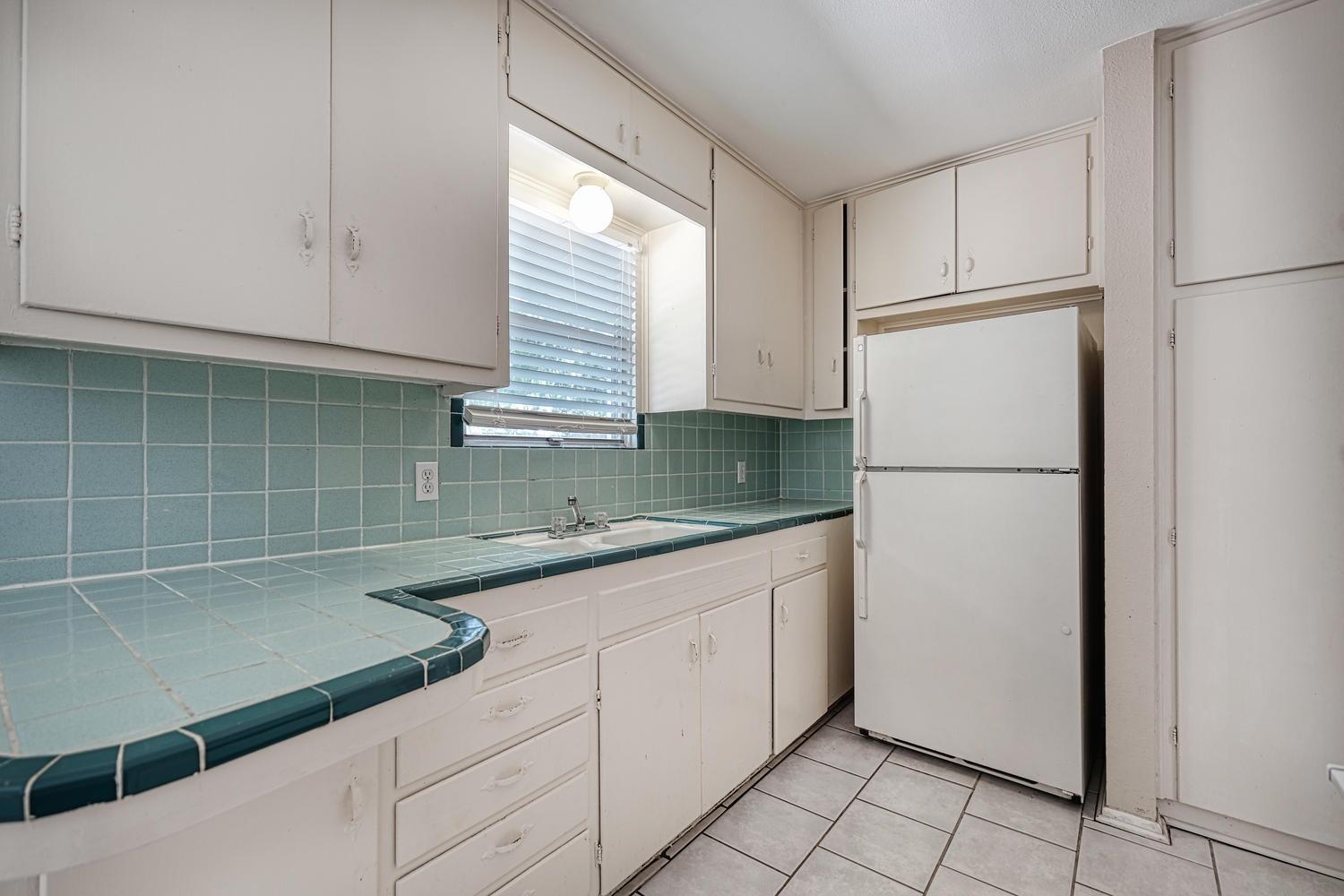4906 Gladeview Drs Property Photo 4