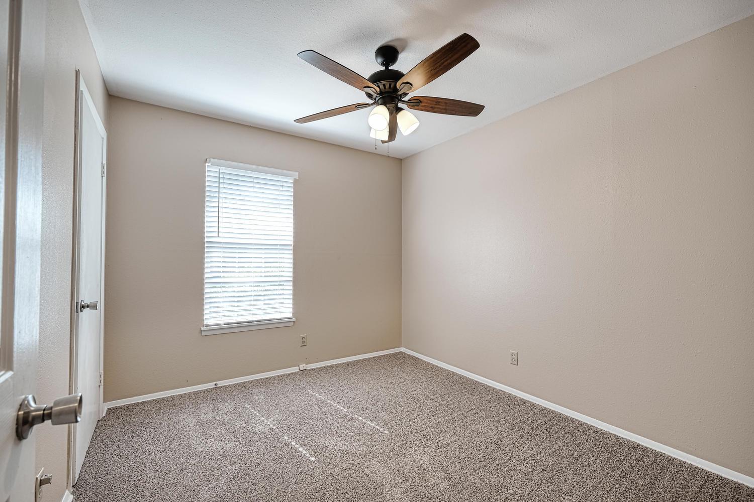 4906 Gladeview Drs Property Photo 7