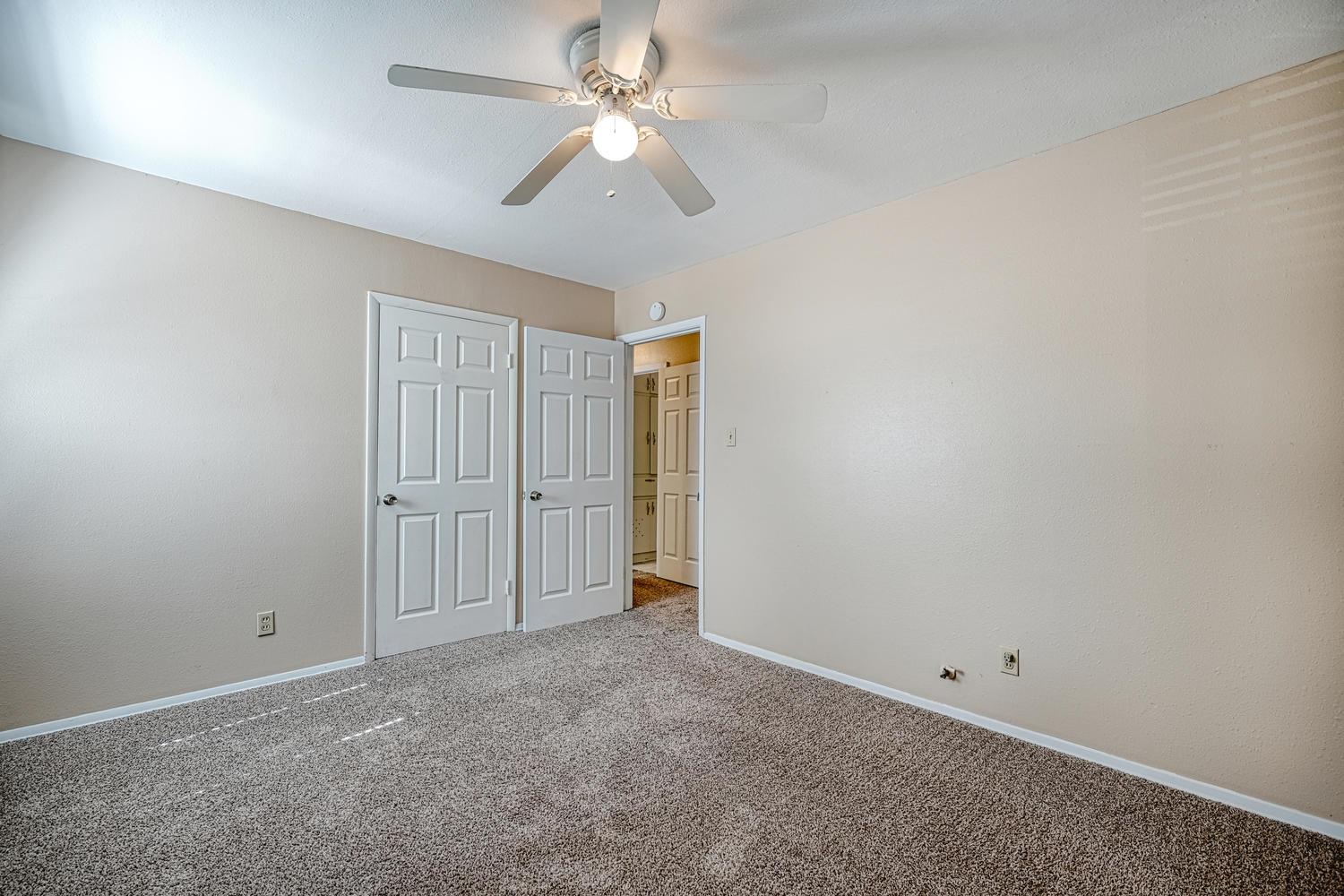 4906 Gladeview Drs Property Photo 10