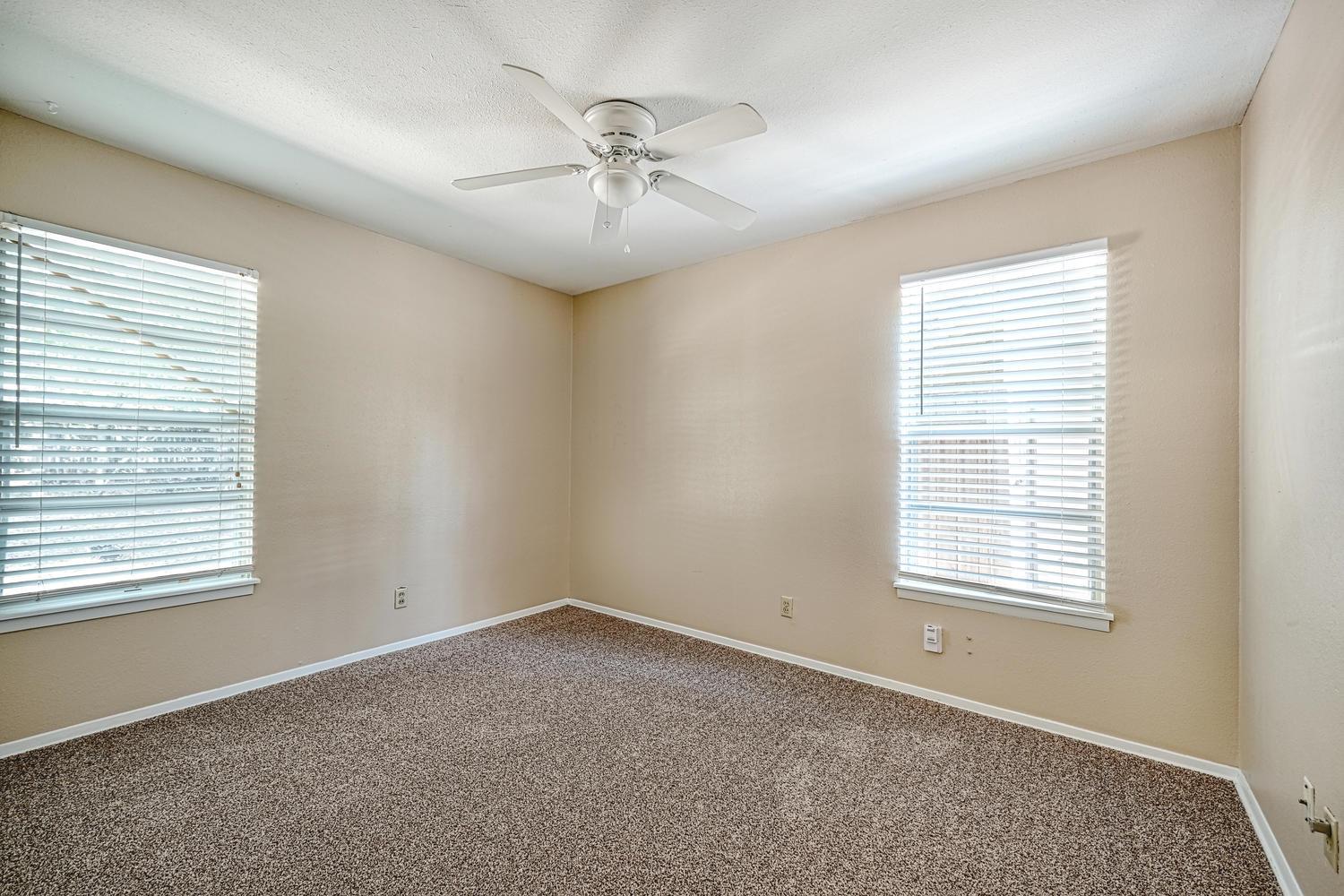 4906 Gladeview Drs Property Photo 12