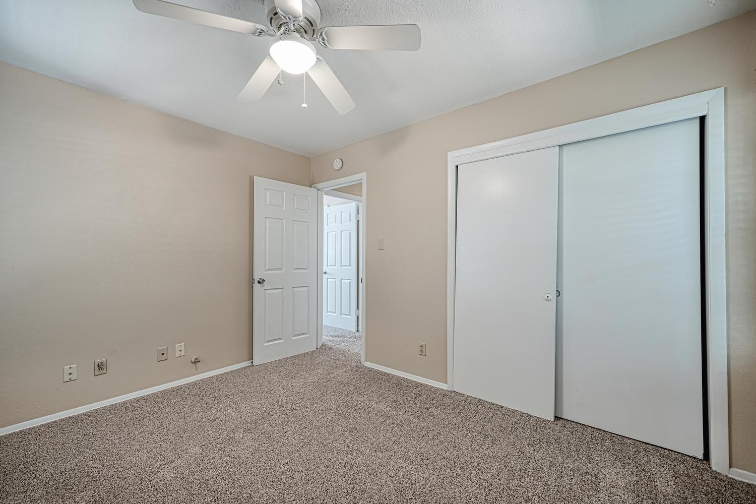 4906 Gladeview Drs Property Photo 13