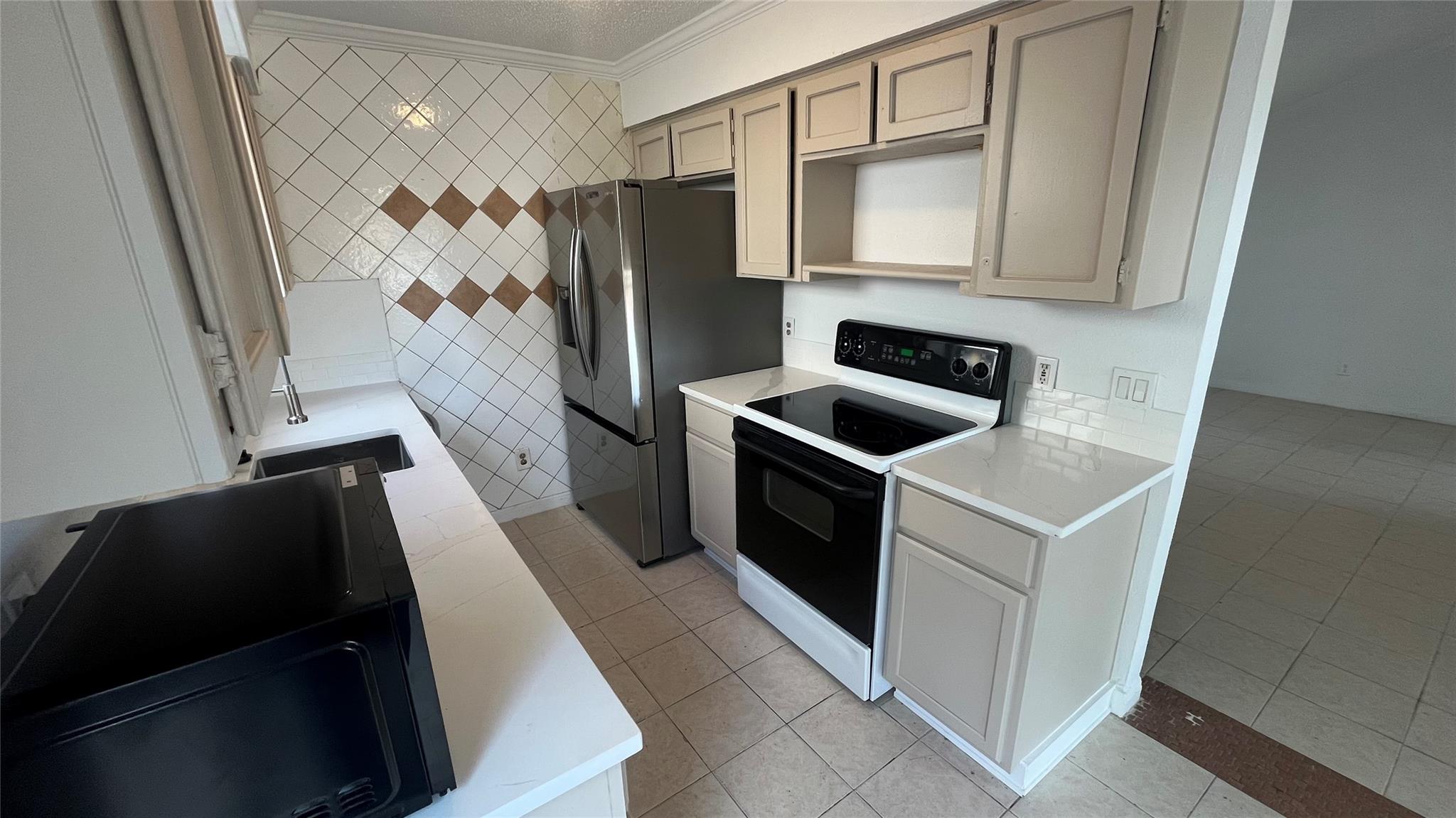9515 Aberdeen Way #a Property Photo 4