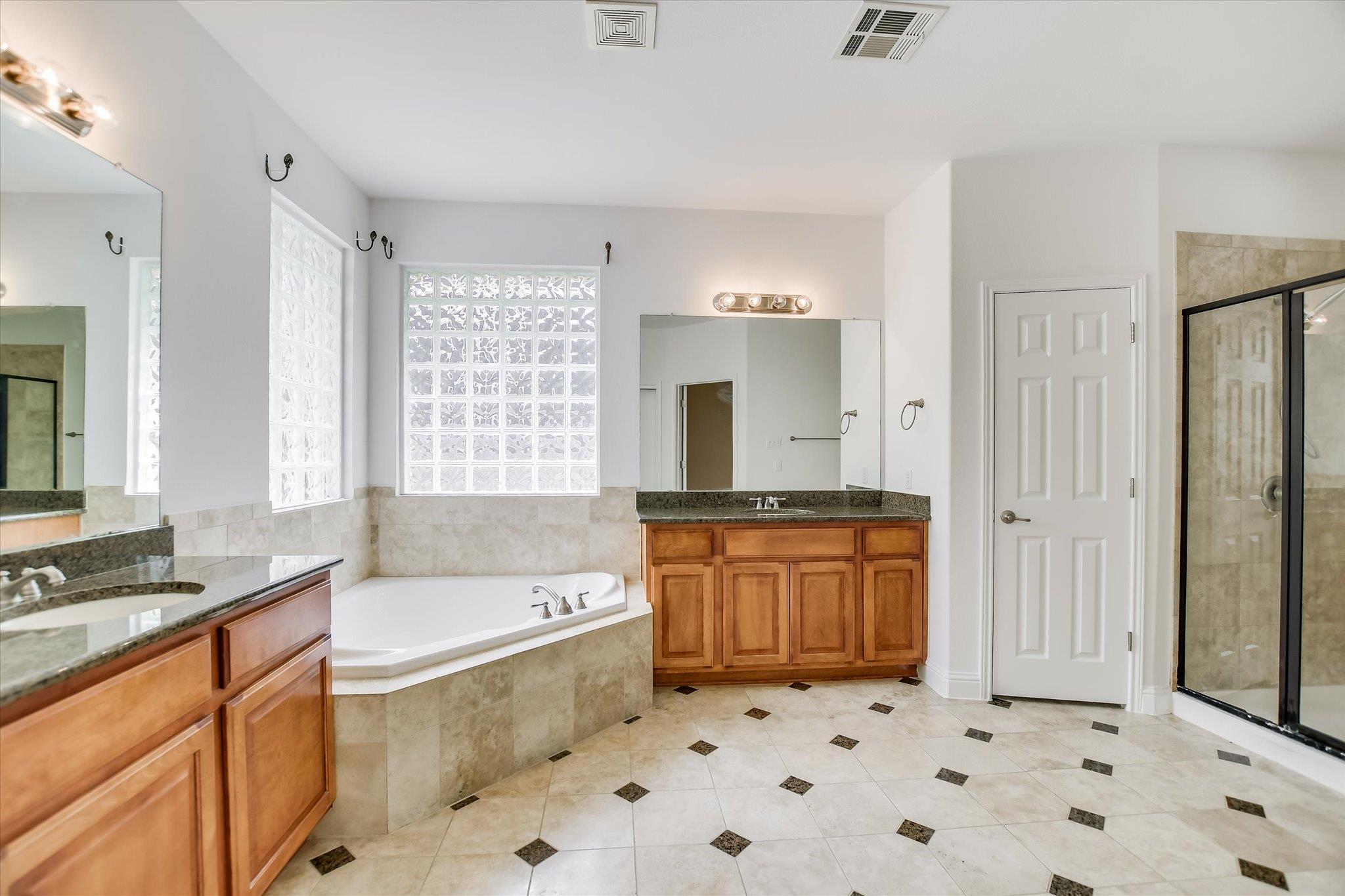 2512 Armatrading Dr Property Photo 21
