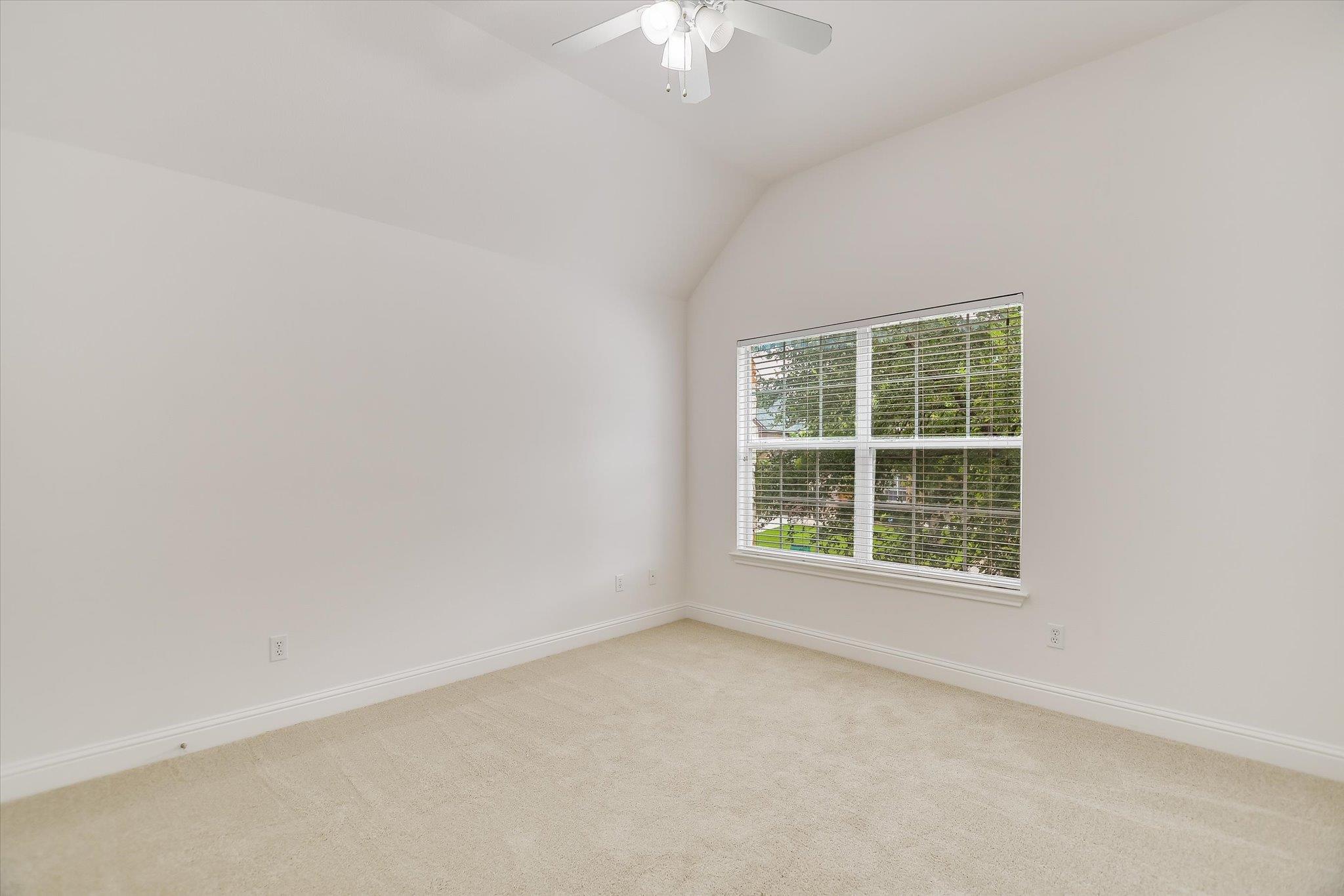 2512 Armatrading Dr Property Photo 25