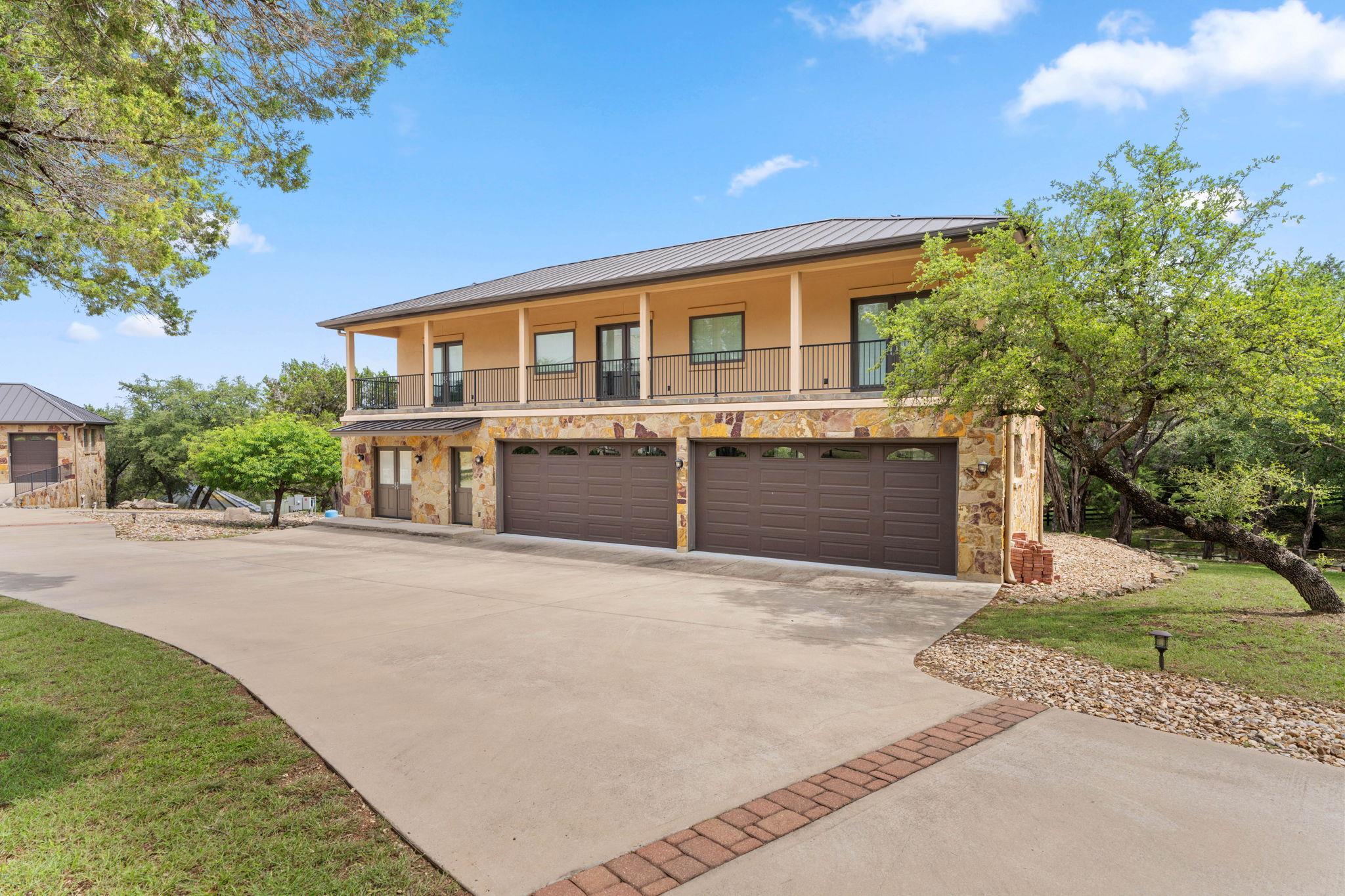 128 Carol Cv Property Photo 33