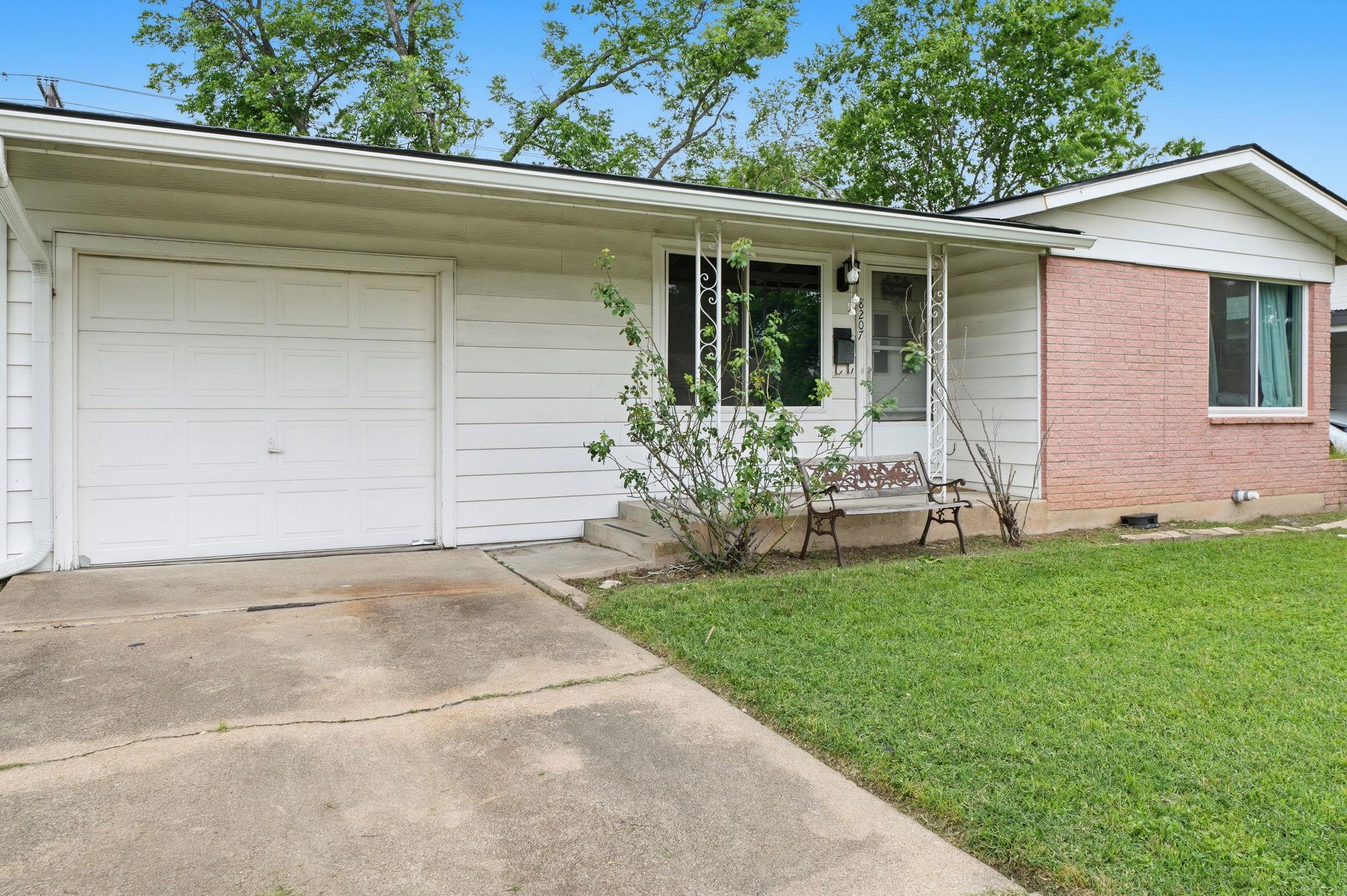 8207 Lazy Ln Property Photo 3