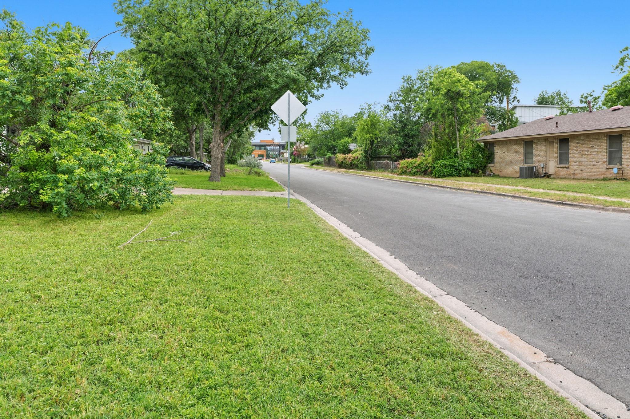8207 Lazy Ln Property Photo 22