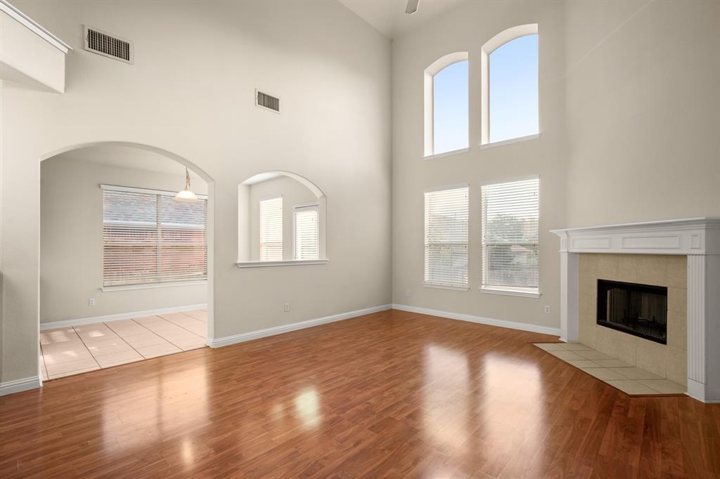 10105 Wind Cave Trl Property Photo 3