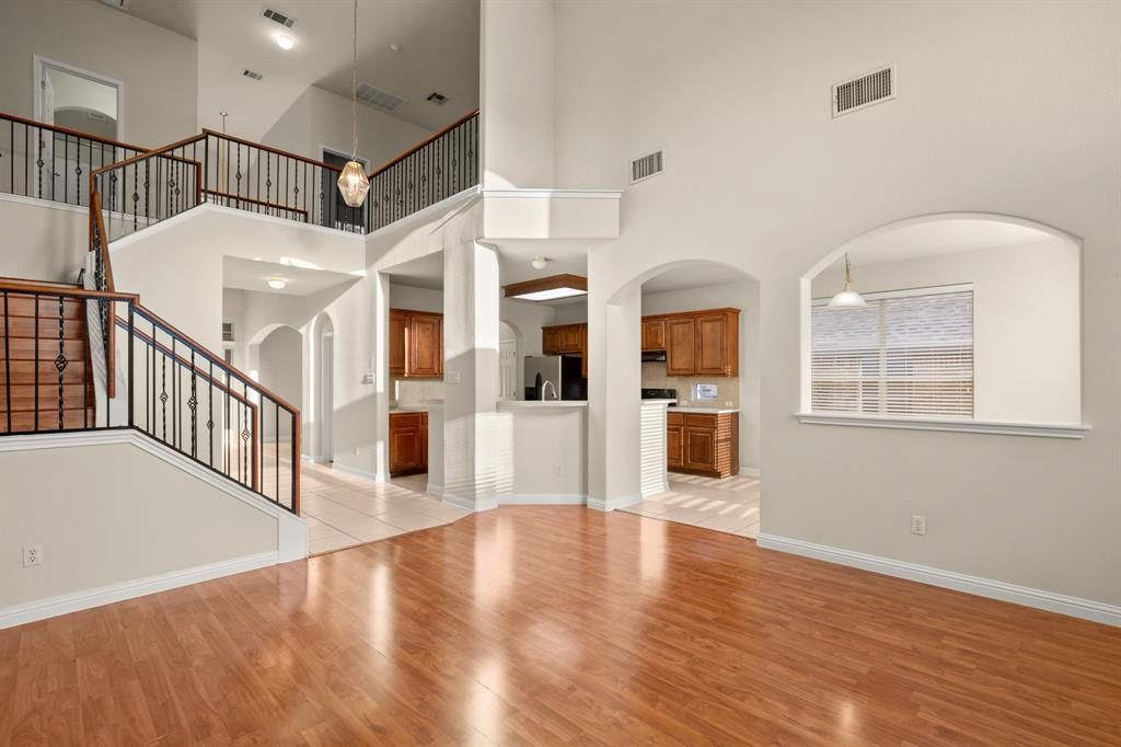 10105 Wind Cave Trl Property Photo 4
