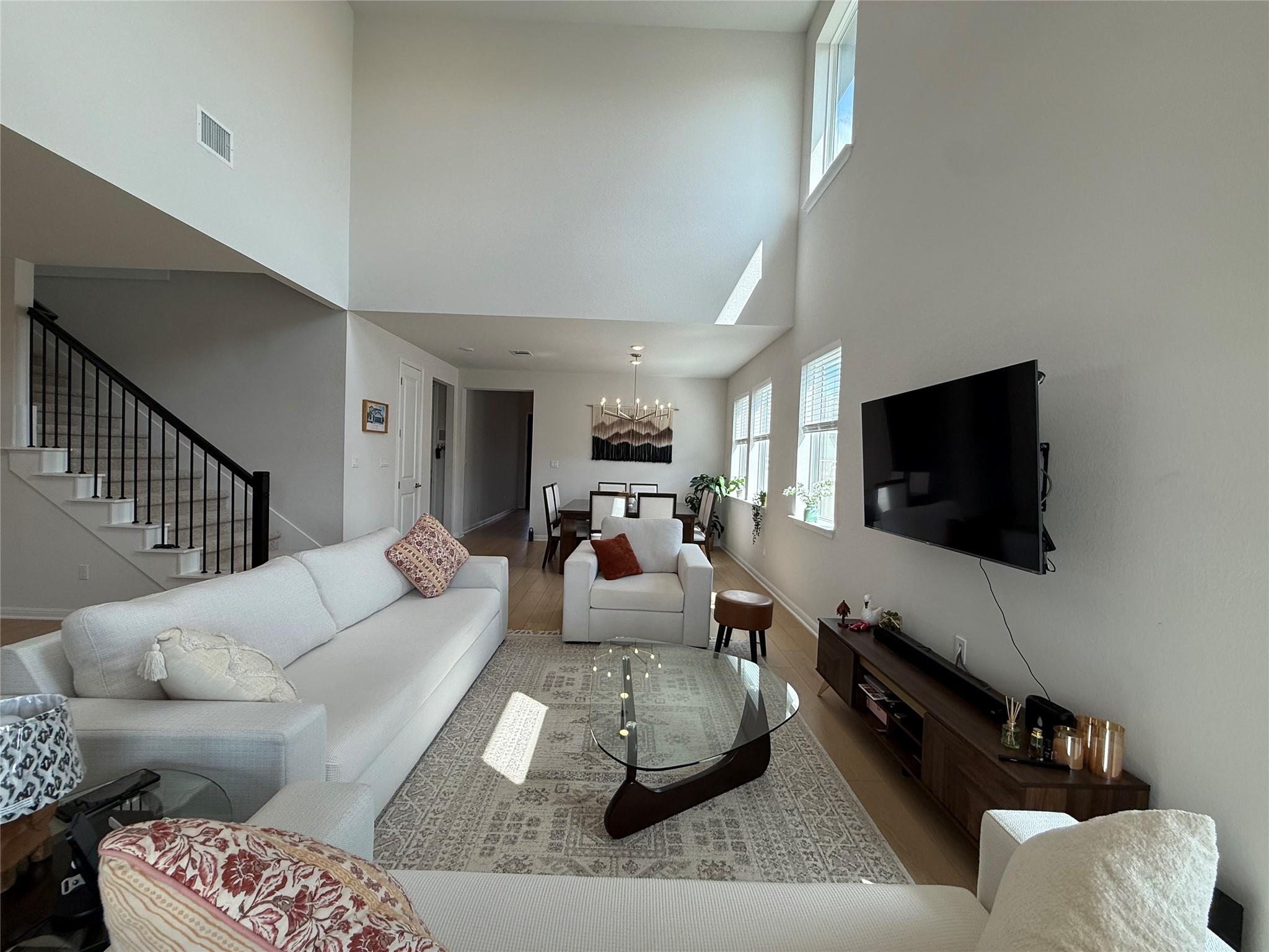 437 Leeward Pass Property Photo 8
