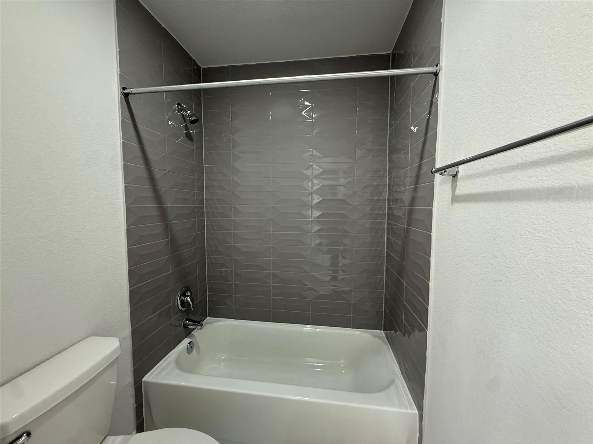 437 Leeward Pass Property Photo 28