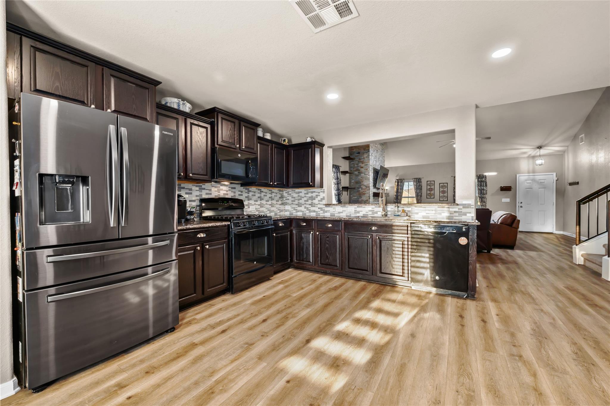 112 Wilson Ct Property Photo 6
