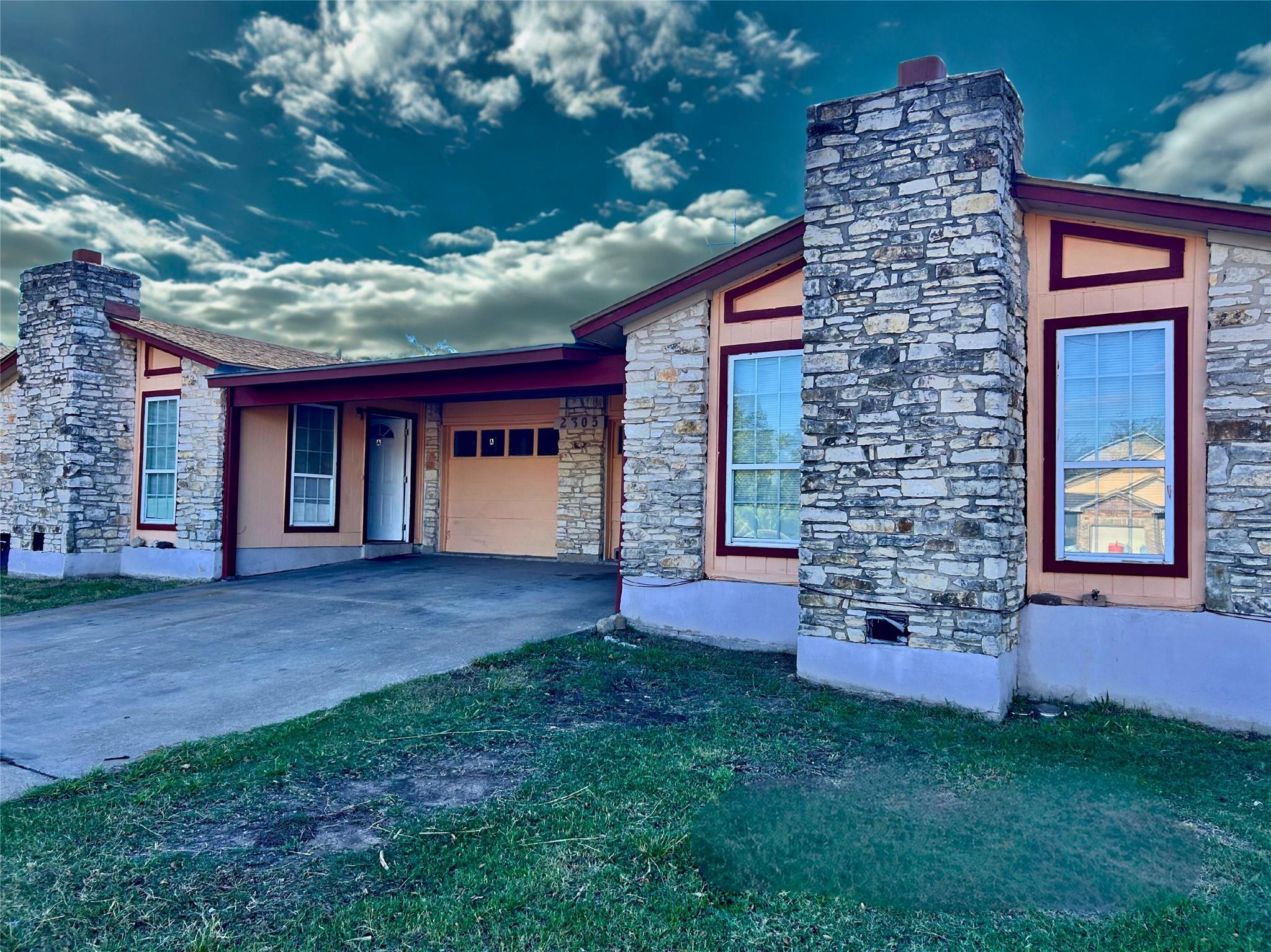 2305 S Bagdad Rd Property Photo 1