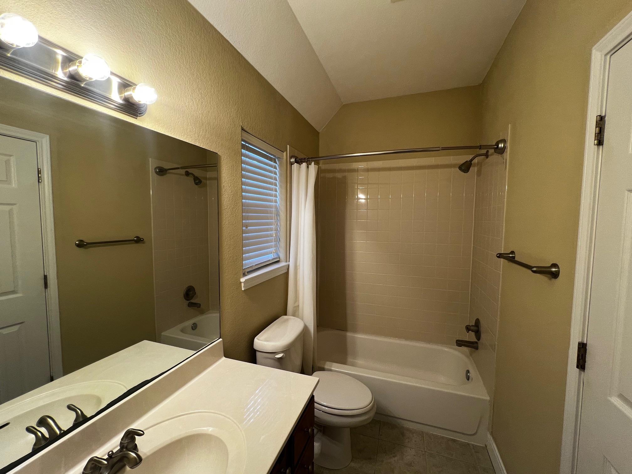 929 N Horton St Property Photo 16