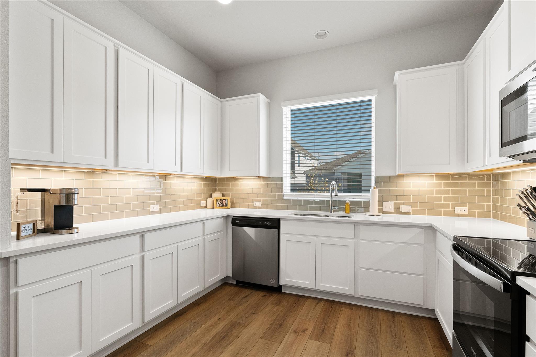15104 Forum Ave Property Photo 13
