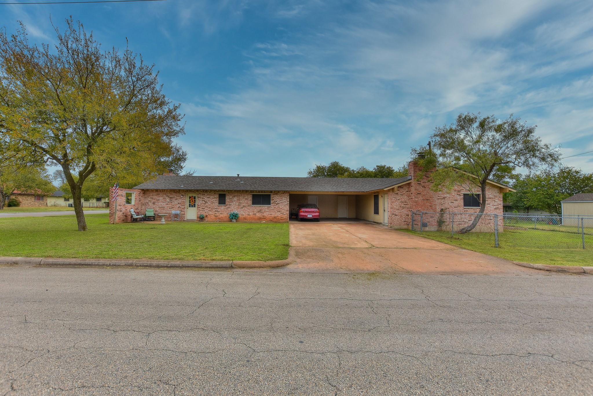 2404 Cottonwood Dr A/b Property Photo 2