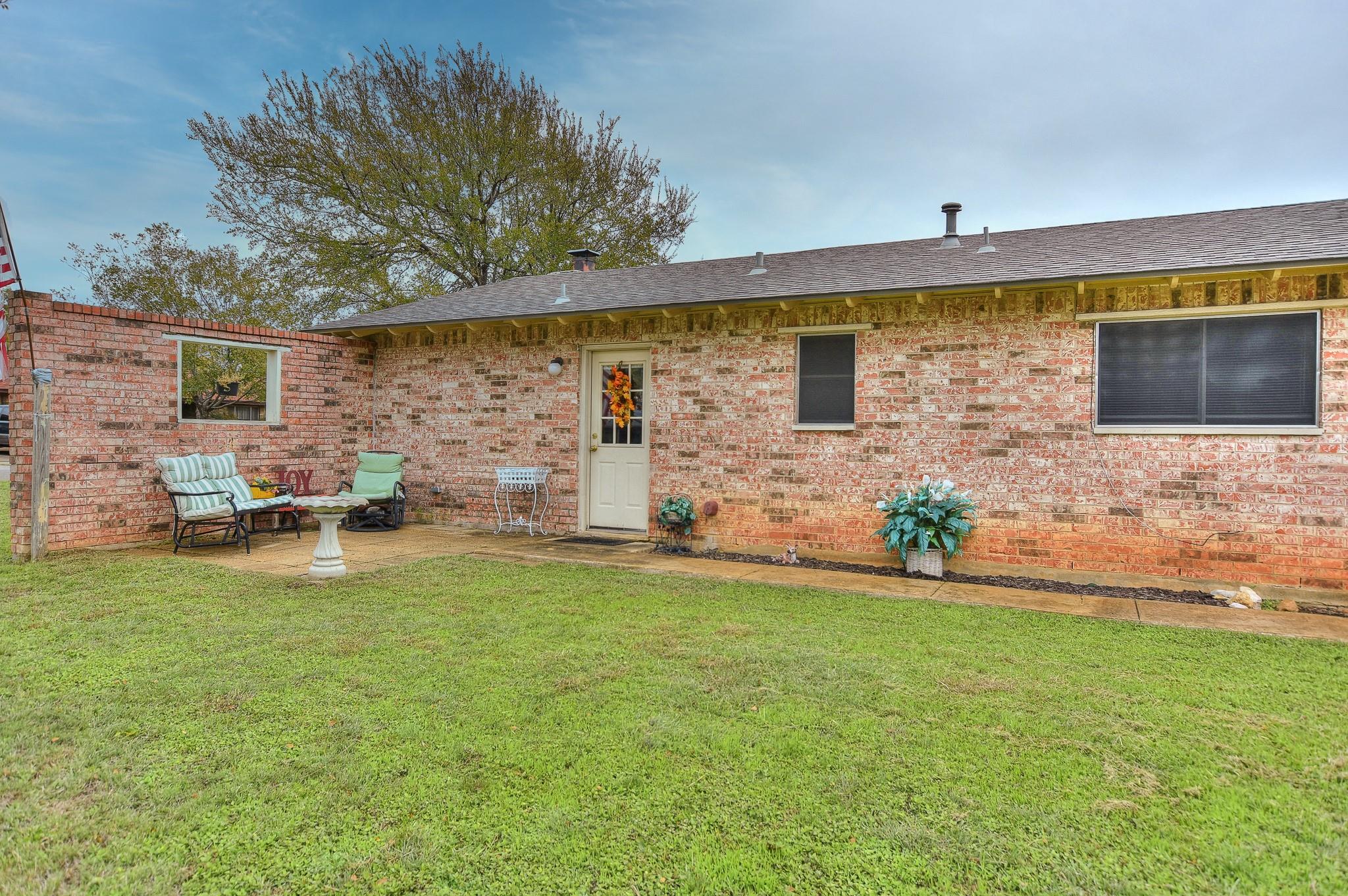 2404 Cottonwood Dr A/b Property Photo 5