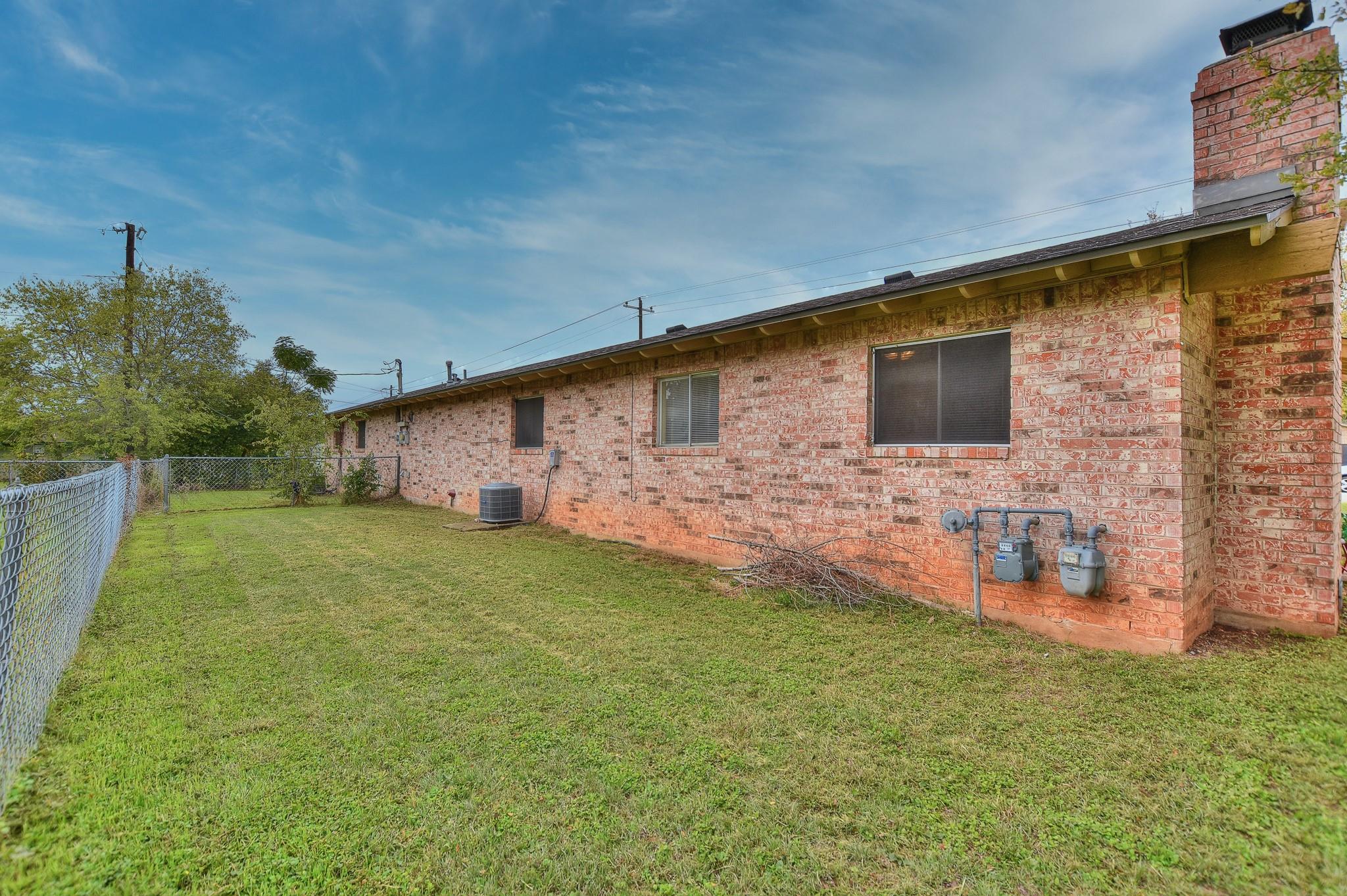2404 Cottonwood Dr A/b Property Photo 8