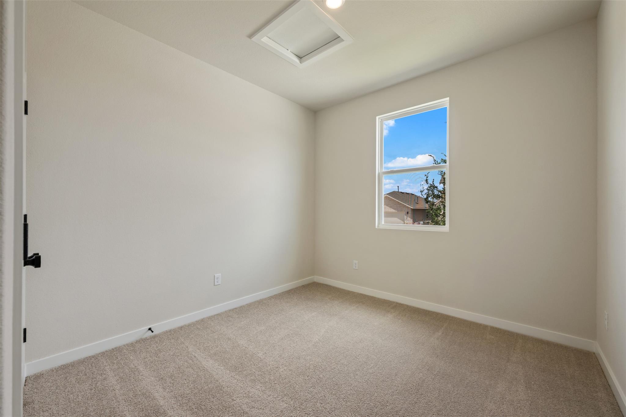 278 Crater Lake Dr Property Photo 8