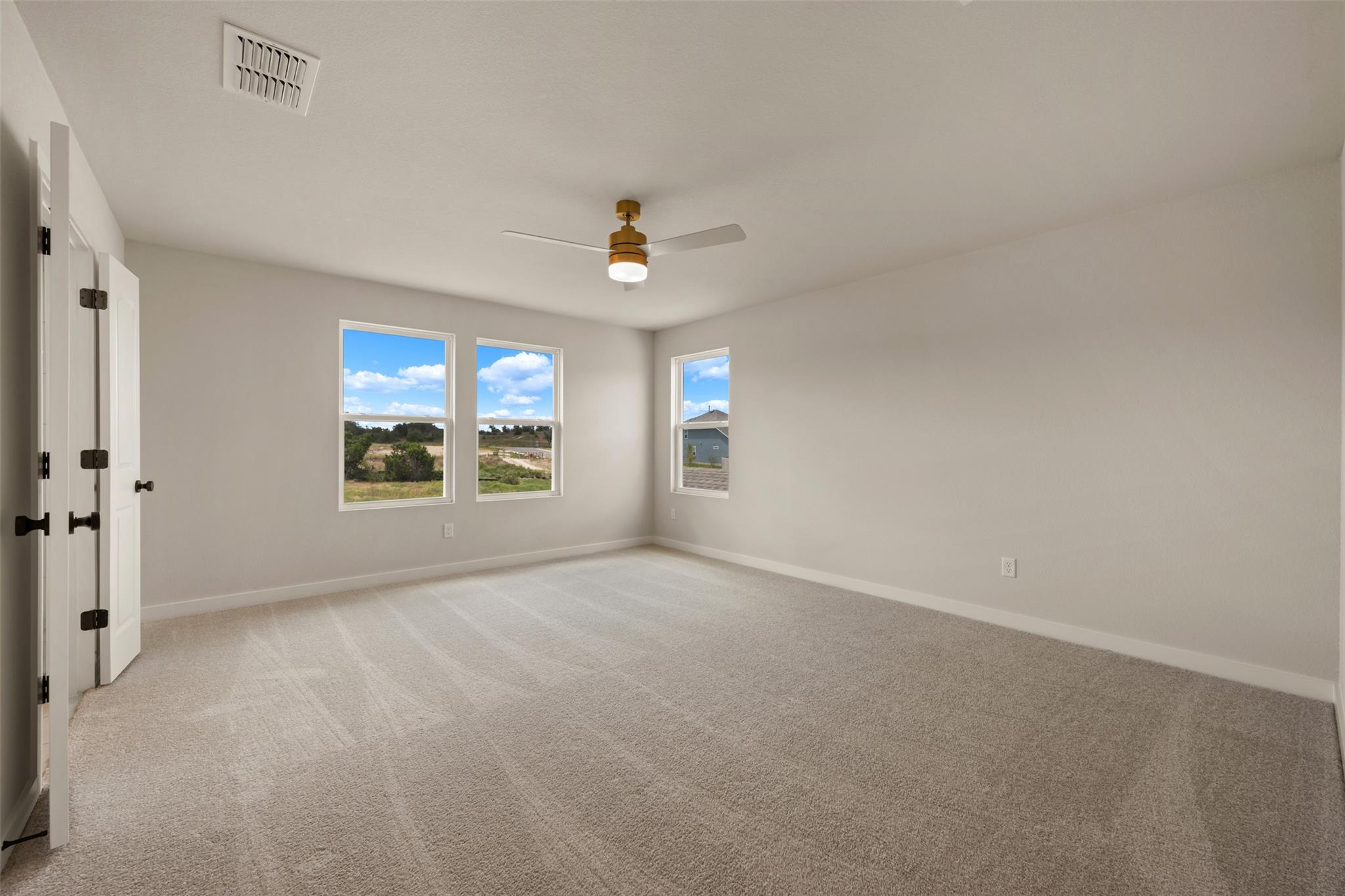 278 Crater Lake Dr Property Photo 26