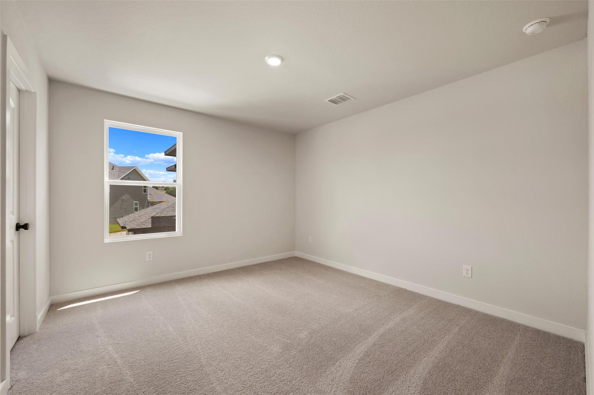 278 Crater Lake Dr Property Photo 34