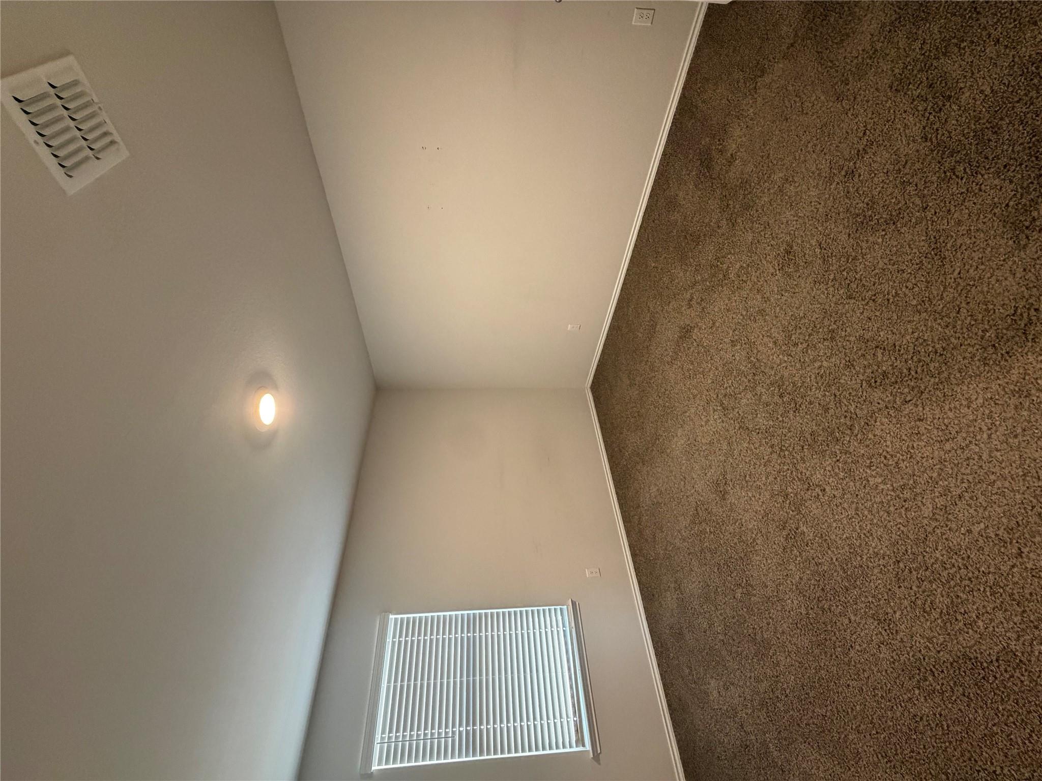 1160 Oxford Ln Property Photo 6