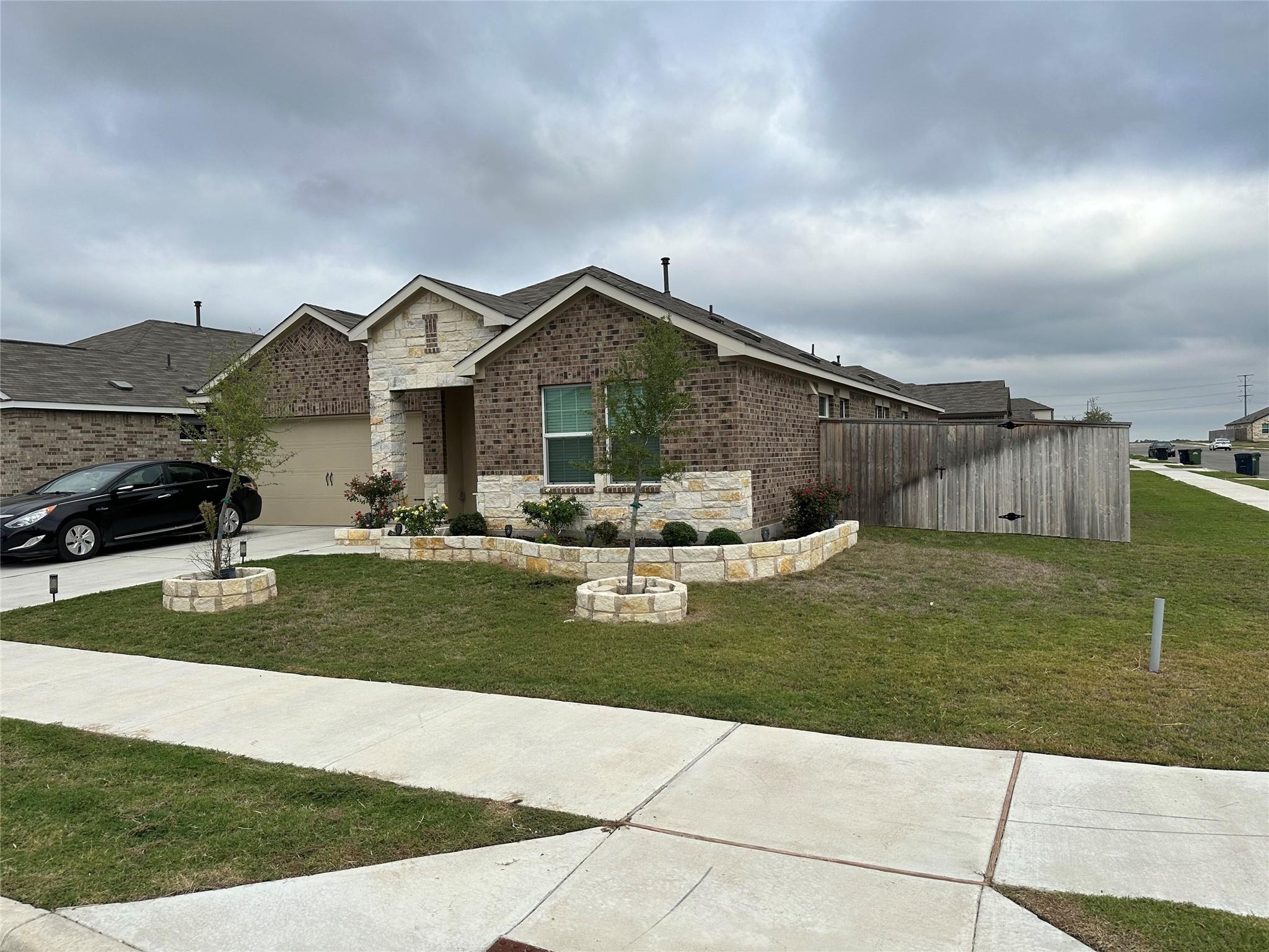 128 Wolseley Dr Property Photo 2