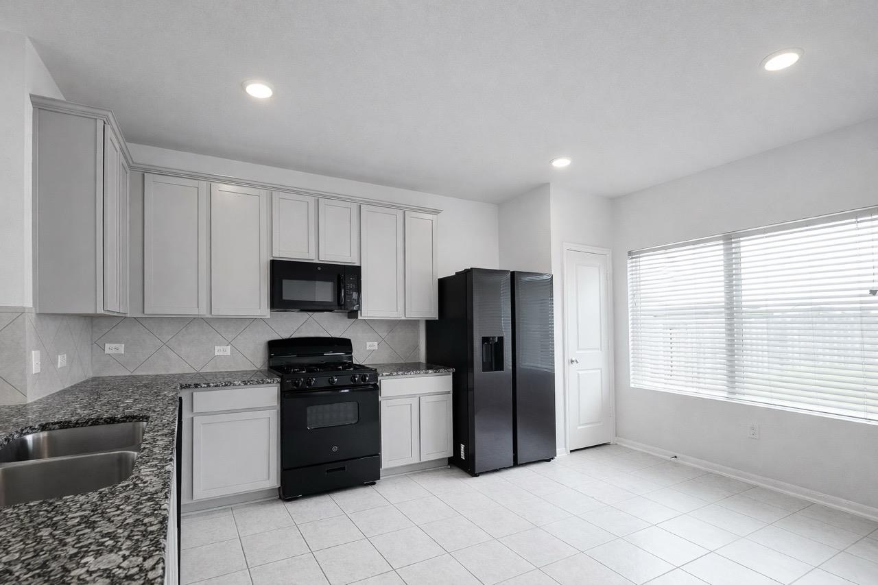 511 Pulitzer Dr Property Photo 8