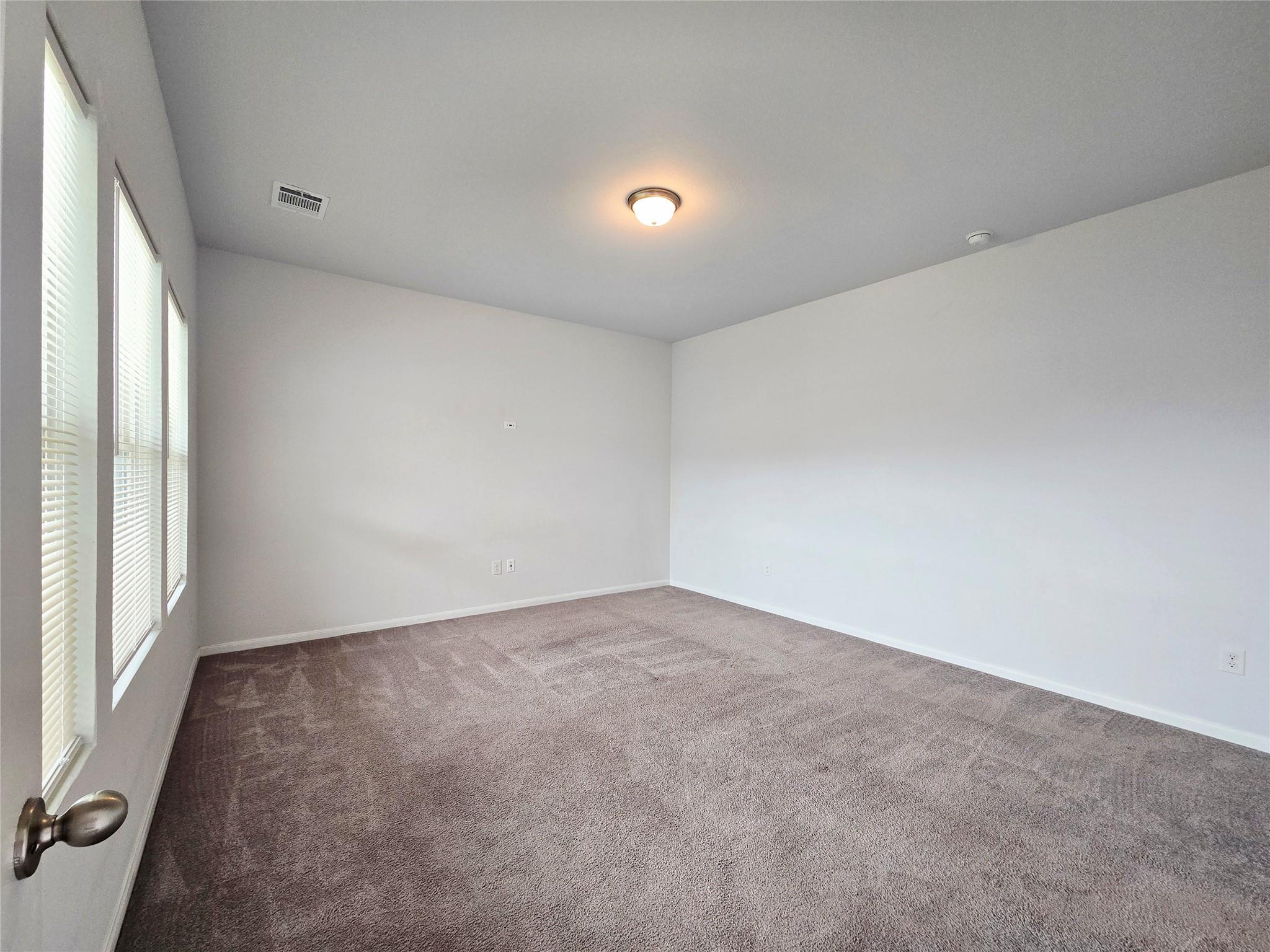 511 Pulitzer Dr Property Photo 9
