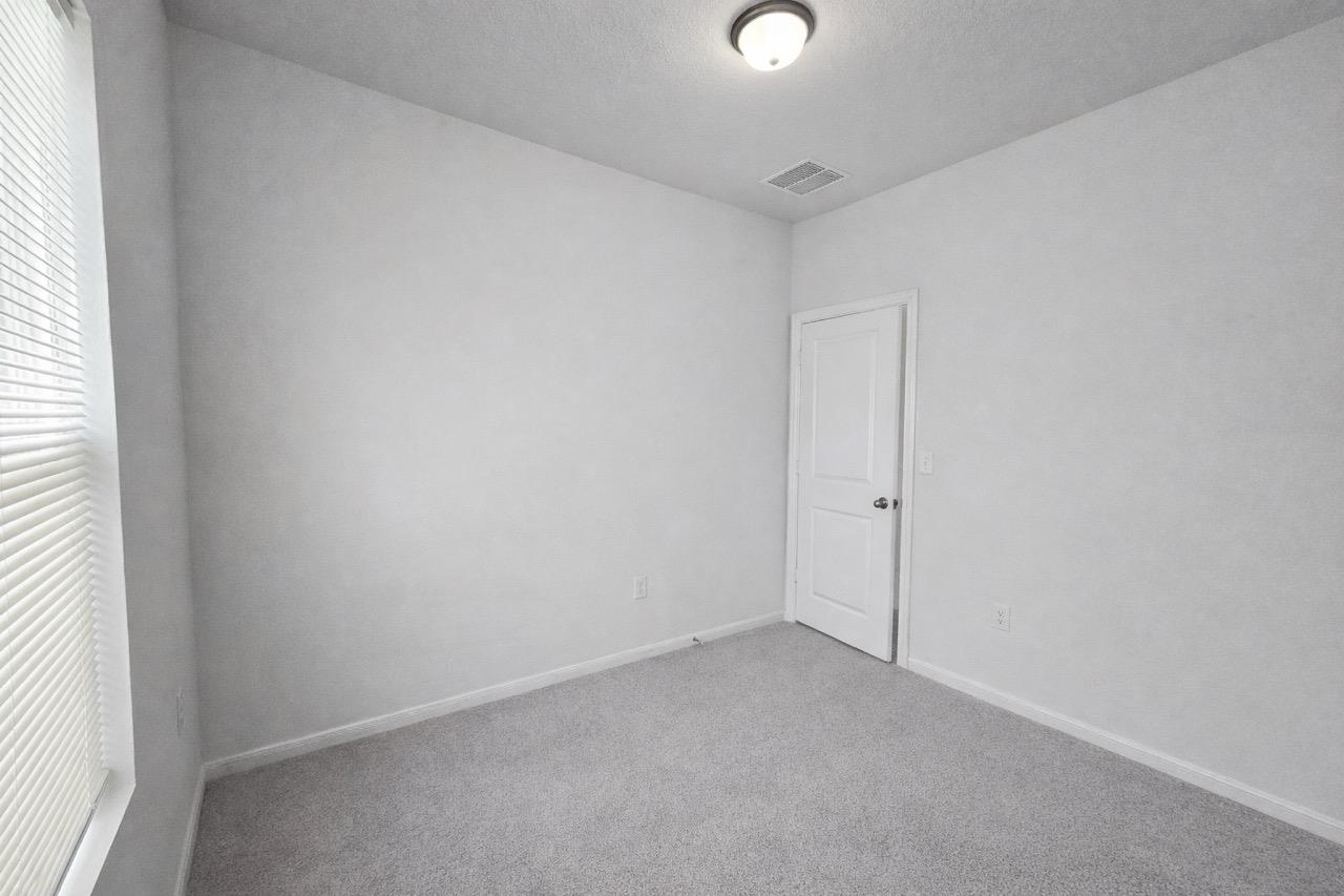 511 Pulitzer Dr Property Photo 13