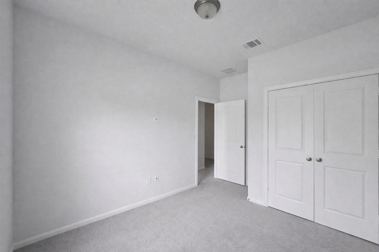 511 Pulitzer Dr Property Photo 14