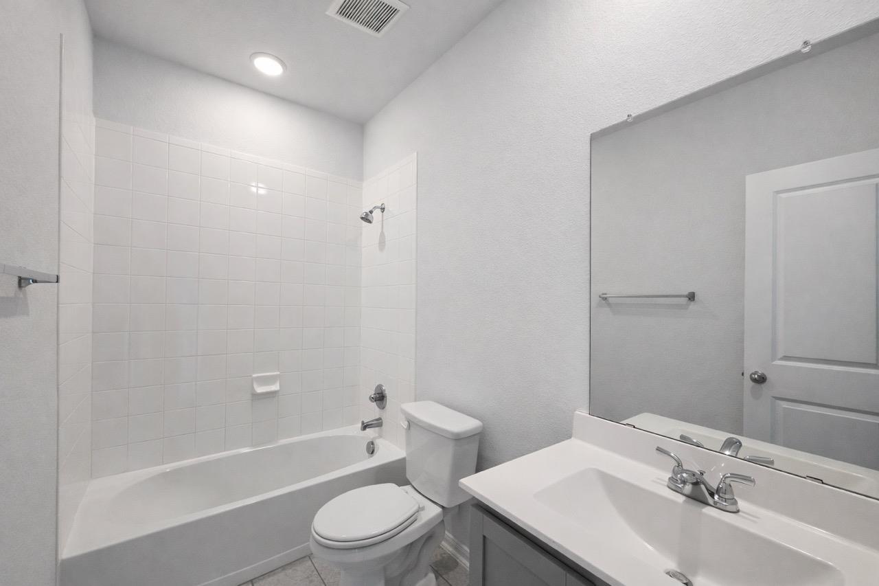 511 Pulitzer Dr Property Photo 15