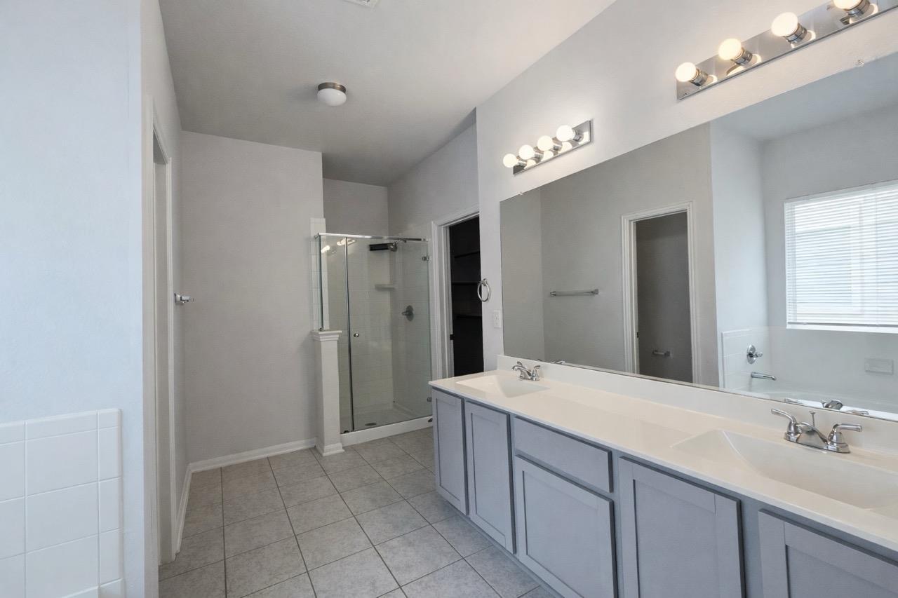 511 Pulitzer Dr Property Photo 17