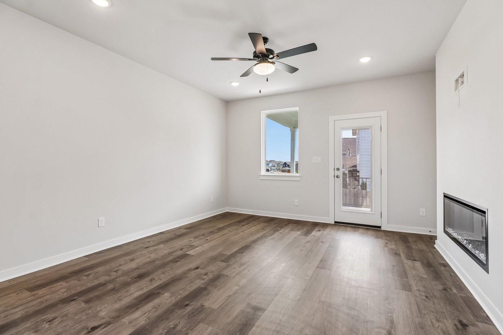 1201 Lavender Way Property Photo 7